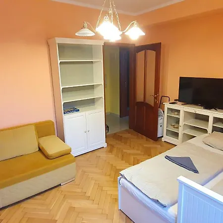 Center Cozy Spot *